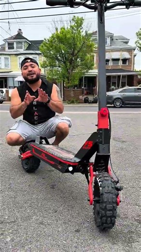 Este scooter es eléctrico todo terreno con motor de 1500 watts y una velocidad de 34 mph #evbikes
