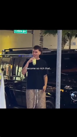 Mindset | Motivation | Inspiration on Instagram: "Follow @elevate.attitude to join 1% club . . . . 日本利用压电瓷砖将脚步转化为电能。这些瓷砖捕捉来自你脚步的动能。当你行走时，你的重量和动作会对瓷砖产生压力。瓷砖会轻微弯曲，从而产生机械应力。瓷砖内部的压电材料将这种应力转化为电能。每一步都会产生少量电荷，而数百万步结合在一起就能产生足够的电力来驱动 LED 灯、数字显示屏和传感器。在像涩谷车站这样繁忙的地方，每天大约有 240 万个脚步为这一系统作出贡献。这些电能可以被储存或立即使用，从而减少对传统电力来源的依赖，并支持可持续的城市基础设施。这种方法将日常运动转化为实用的可再生能源 #日本 #知识 #事实 #你知道吗 #推荐 #科技 #创新 #历史 #技术 #实验 #热门"