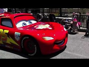 Lighting McQueen @ CarsLand in Disneyland California! (HD)