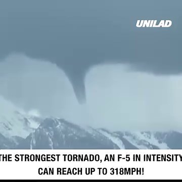 What a view! 🌪️ 🏔️ | UNILAD