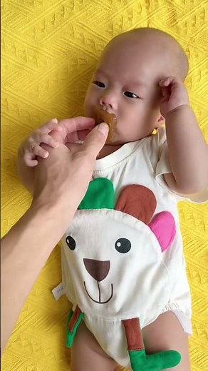 The magic pacifier that instantly calms fussy babies 😍#babyfeeding #cute