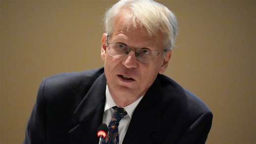 Chairman of vaccine committee leaves for new HHS job