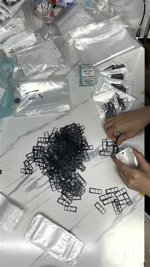 Phí Xuân Hiền on Instagram: "Source direct mobile accessories: Wholesale-focused, simplified procurement, high efficiency. #AppleiPhoneHousing#OriginaliPhoneHousing#OriginaliPhoneCaseAssembly#iPhoneLCD#iPhoneBackGlass#iPhoneOriginalBattery"