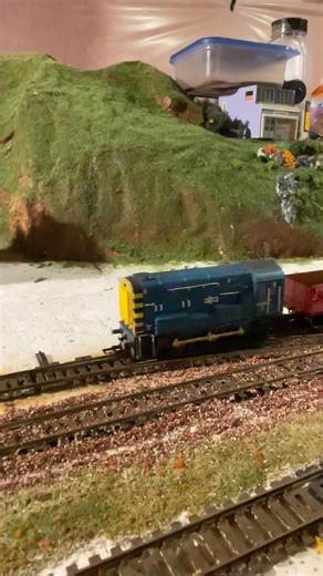 Bachmann Class 08 #train #bachmann #locomotive #ooscale #modeltrains #railway #railroad #diesel