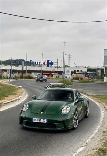 Green GT3 Touring 🌲. #porsche #gt3touring #green #porschegt3touring #spec