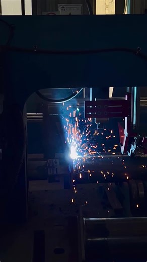 Looking for one-stop steel structure processing from cutting to finished products We control every step for uncompromising quality #steelstructure #Steelfabrication #constructiontok #export #weldinglife