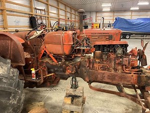 Allis Chalmers D17 Series II Removing Engine Part 1
