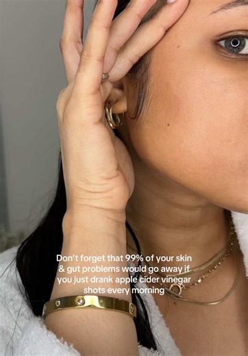 Apple cider vinegar shot benefits for clear skin and gut health