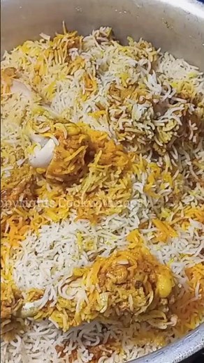 HOW TO ADD SALT IN COOKED RICE? New tips #cookingtips #kitchenhacks #newtipsandtricks #shorts