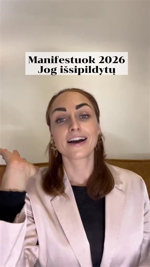 Manifestavimas Tai kas iš tiesų veikia?? Svajojimas ir vision board tik poto🤔 Pirmiausia tai refleksija, apžvalga savo stiprybių ir silpųjų vietų, suvokimas nuo ko pradedi ir jei darysi tuos pačius žingsnius, kur nukeliausi. Tada išsirinkimas 3 pagrindinių sričių- ką keisi. Išskaidymas į detalius veiksmus, geriausia 3-5 veiksmai. Su kokiais iššūkiais gali susidurti? Gal trūksta kompetencijų ir žinių? Kas tau gali padėti? Gal reikia kažko pasimokinti, perskaityti, užmegzti naudingų pažinčių. Tin