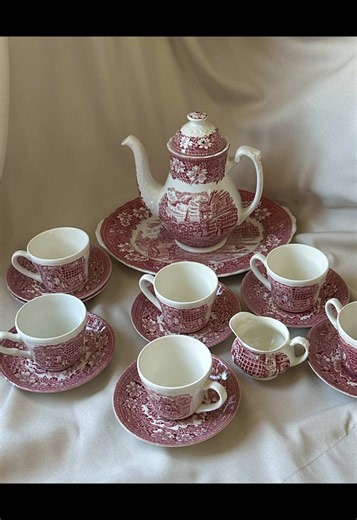 Classic English red transferware tea set with cake dish🤌🏻 Classy design with Coaching scenes, typical for British tea party tableware☕️ DM for the details and placing order👌🏻 #englishtableware #vintage #fleamarketfinds #teaset #pottery