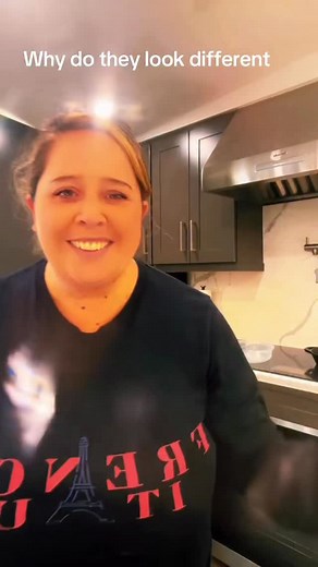 Why does one have all those cracks on top? | Bake it with Mel