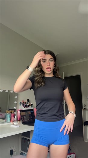 Embrace Your Curls: Stylish Outfit Ideas