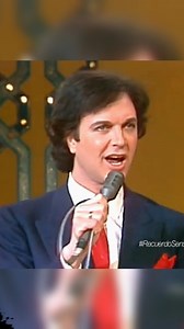 Camilo Sesto interpretando "Cómplice", en el programa "Sábado Sensacional" en Venezuela, emitido el 12 de mayo de 1984. Escucha el álbum "Amanecer/84" en tu plataforma digital favorita. Sigue a Camilo Sesto en: Website: https://www.CamiloSestoOficial.com #CamiloSesto #CamiloEterno #CamiloSuperstar #SonyMusic #Ariola #Baladas #BaladasEnEspañol #LatinMusic #Musica #Music #LatinAmerica #America | Camilo Sesto