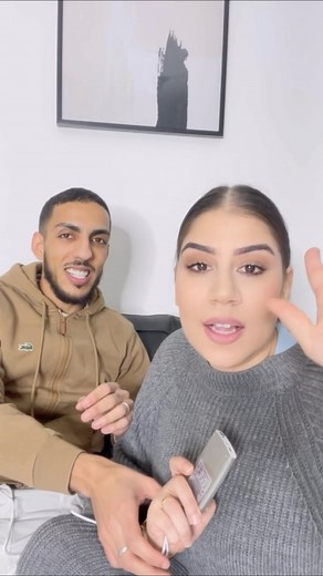 Selma Fahim on Instagram: "Il fallait bien qu’il souffre comme j’ai souffert ! 🤣 Les filles acheter le simulateur de contraction sur Amazon et faite le à votre mari , qu’ils nous comprennent un minimum 😈 #simulateur #contraction #contractions #jeux #défi #drama #dramaqueen #videodrole #chochotte #douleur #accouchement #videooftheday"