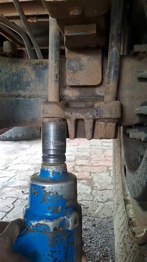 Ashok Kumar on Instagram: "Rear Leaf Springs Sentarbolt Replace #leafsprings #spring #reels"