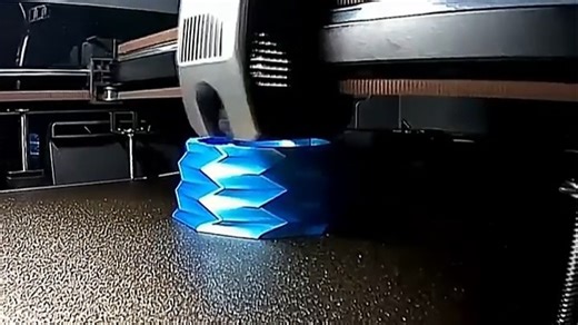 创意三维K2Pro 3D打印机，支持多种耗材、超稳定运行，轻松实现家庭制造梦想。无论是替换零件、儿童教具还是个性化礼品，一键打印即刻拥有。真实用户反馈：操作简单