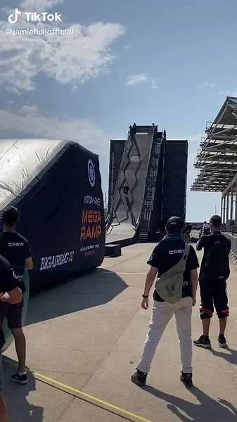 Hospital Flip Fails: Hilarious Moments Captured