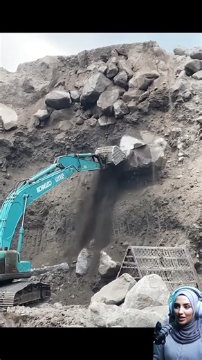 Extreme Rock Collapse Caught on Camera | Powerful Excavator Breakdown!