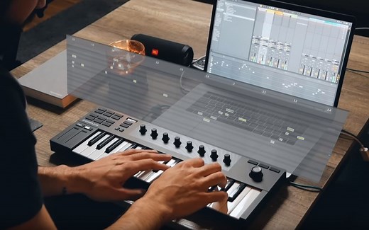 用Komplete Kontrol M32 和 Ableton Live 做一个 Beat