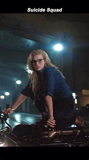 Batman vs Superman: "Men Are Brave" - The Warehouse Gas Attack Scene | Breakdown