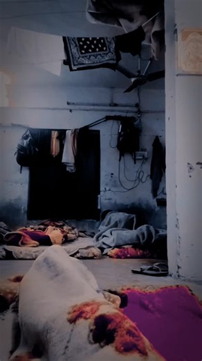 kira Smith on Instagram: "Delhi's air quality nears 'severe' level, pollution crosses 400-mark in 15 stations The 24-hour average Air Quality Index (AQI), reported at 4 pm every day, stood at 361 on Saturday. It worsened further to 372 at 6 pm. Delhi's air quality worsened on Saturday as pollution levels exceeded the 400-mark in many areas, making the national capital one of the most polluted cities in the country 日本利用压电瓷砖将脚步转化为电能。这些瓷砖捕捉来自你脚步的动能。当你行走时，你的重量和动作会对瓷砖产生压力。瓷砖会轻微弯曲，从而产生机械应力。瓷砖内部的压电材料将这