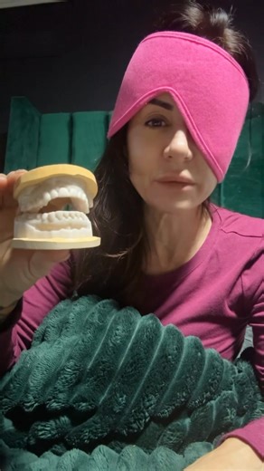 Bringin’ in the New Year with cold soup, ice packs, pillows & pain killers… 💥 Happy New Year from House of Paint & House of Wallpaper ! And please laugh at this post, it’s supposed to be funny. I’m fine, everything is fine. ♥️ | House of Paint & Design Co