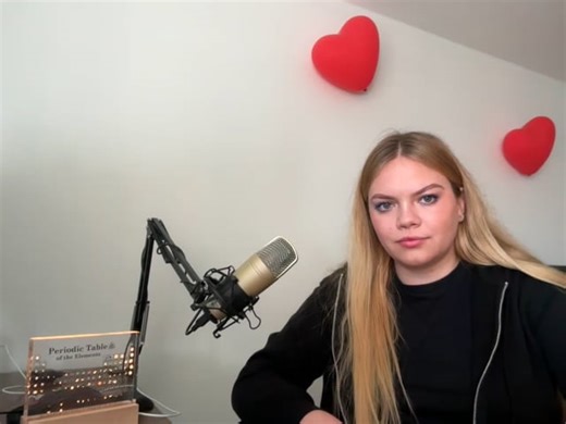 Diana S. tutor video introduction on Preply