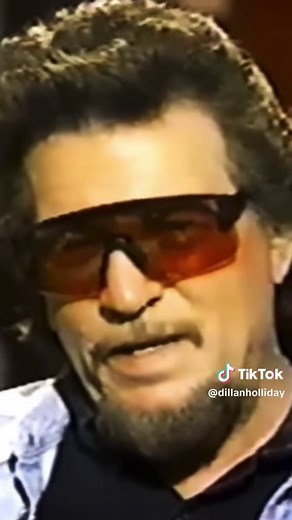 In 1985 while filming Sesame Street’s Follow That Bird Waylon Jennings accidentally caught the leading man on fire. Big Bird was badly damaged and the suit needed to be replaced or repaired. Waylon had to shell out $3 a feather. #waylonjennings #sesamestreet #countrymusicexplained #countrymusic #imonfire