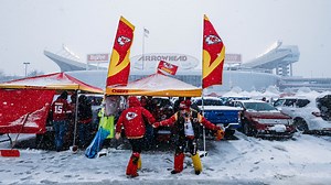 Dolphins vs Chiefs predictions: Expert picks are in for Wild Card weekend