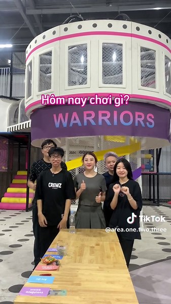 Trò Chơi Lăn Chai Nước Thú Vị Tại Khu Vui Chơi Hà Nội