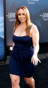 Hollywood rewards noise, not authenticity — and Jennifer Love Hewitt chose the opposite. This isn’t a comeback story. It’s a reminder that real confidence doesn’t ask for attention. Sometimes, staying real is the most rebellious move. #JenniferLoveHewitt #HollywoodTruth #AgingGracefully #ReelTalk #CelebrityCulture #trend #fblifestyle | X.I.L