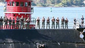 Historic US Navy • Nuclear Submarine Nautilus • Gets Underway - video Dailymotion