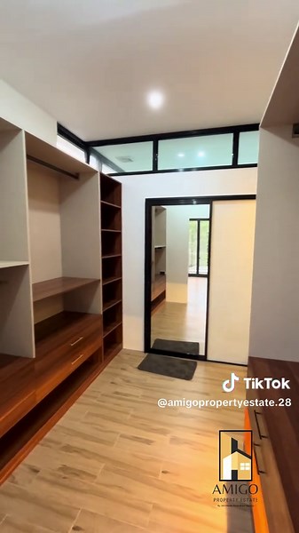 🔖BRANDNEW HOUSE FOR SALE 📌Location: Nova Tierra Village, Lanang, Davao City 🏠House Details: ♦️Lot area: 186sqm ♦️Floor area: 220sqm ♦️5 Bedrooms ♦️4 toilet and bath ♦️2 car garage ♦️Living room ♦️Dinning room ♦️Kitchen ♦️Overlook balcony 🏪Near Establishment: ♦️McDonald's ♦️Jollibee ♦️KFC ♦️Minute Burger ♦️Lots for less ♦️Red Ribbon ♦️Beefit Gym plus ♦️Sm Lanang ℹ️For Further information Message or Call: 📩FB: Amigo Property Estate - Vince 📲0961 474 2051 #davaorealestateinvestment #homeinves