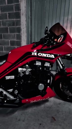 CBX 750F Red 1986 Motorcycle Overview