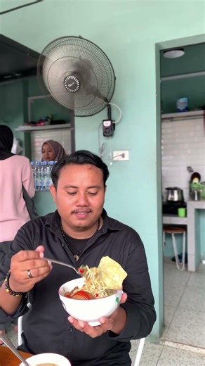 Tempat sarapan dan makan siang paling enjoy #binjai #kuliner #foodie