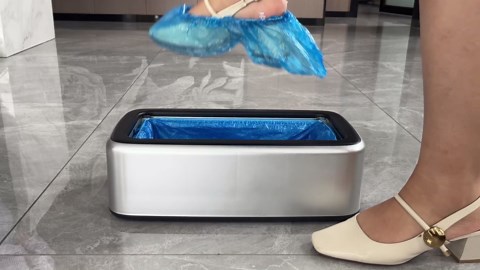 Automatic Shoe Cover Machine with 200pcs Disposable Shoe Covers Shoe Cover Dispenser Shoe Cover Machine Shoe Covers Disposable Non Slip Waterproof, Suitable for Indoor