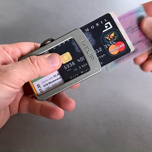 16K views · 19 reactions | How does the I-CLIP function correctly when removing the card? Push the cards at the top forward with your left thumb until the desired card is found. With the index finder of your right hand you block from below and can easily pull out the desired card. Already using the I-CLIP like this? | I-CLIP USA | Facebook