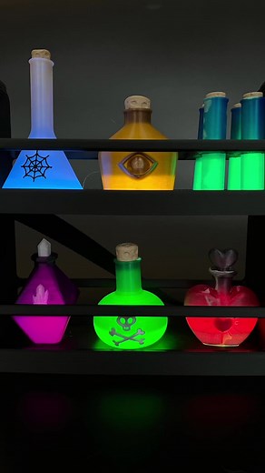 Let’s get nerdy 🤓🧪🎃 Filaments used: @Protopasta, Profit3D, @MatterHackers, Hatchbox #3dprinting #3dprinted #3dmodel #nerdy #nerdcostume #glowsticks #sciencelab #scientist