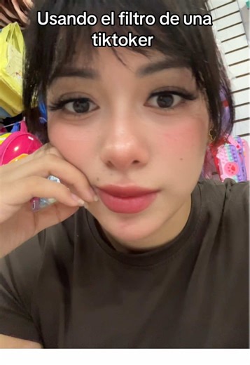Usando el filtro de TikTok: ¿A quién te pareces?