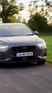 All road users must obey the hand signals of the rider. Road users - pass wide and slow when meeting horses on the road. @hriracing @horsesportireland @gardainsta #VisionZero | Road Safety Authority Ireland