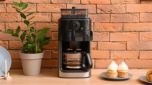 The Trick To Make A Rusty Coffee Maker Hot Plate Like New Again - House Digest