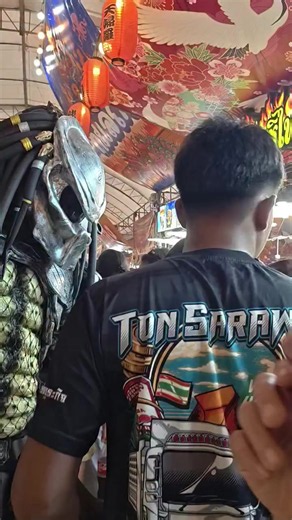 เดินเที่ยว #predator