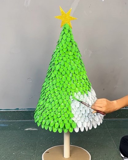 2.3M views · 14K reactions | Christmas Tree DIY using Plastic Spoons #DIYTree #crafts | Deep's CRAFT | Facebook