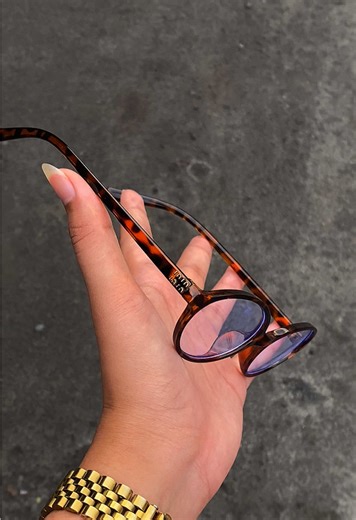 Top Tips for Choosing Glasses for Small Faces