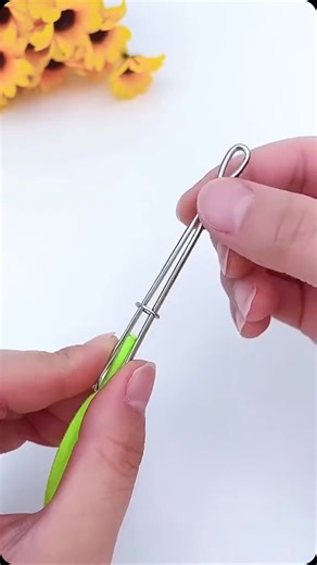 This bodkin is every tailor’s secret weapon for threading elastic, ribbons, and cords through casings and waistbands with ease! Say goodbye to struggling with safety pins — this tool makes threading faster, smoother, and stress-free. ✅ Perfect for elastic waistbands, drawstrings, and more ✅ Easy-grip handle for better control ✅ High-quality, durable metal ✅ Saves time and reduces fabric damage 📍 Visit us: No. 9 Excellence Drive, Peace Estate, Off Alao Akala Expressway, Oluyole Extension, Ibadan