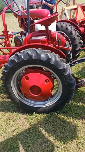 Farmall Cub