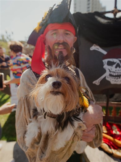 ➡️Happening THIS Saturday, February 7th at Lake Eola Park: Paws in the Park! ➡️Our Paws In The Park Pet Costume Contest is open and available for you to sign up! We're excited to see your most creative, wild, and fun costume ideas with a special SHOUT OUT to last year’s grand prize winner, Tallulah the Pirate, who charmed the judges and the crowd! ➡️This Saturday we will start off the festival with everyone's favorite: The Costume Contest Sponsored by Petco Love! Plus we’re excited to bring back