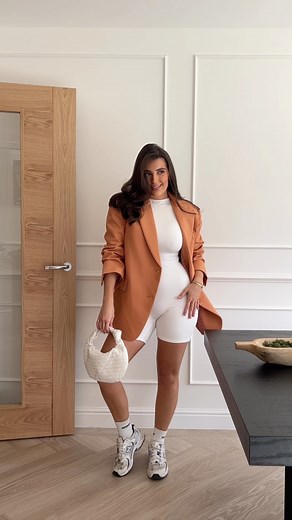 Dionne Lavender on Instagram: "6 ways to style a simply white unitard. Unitard is @nakedwardrobe 🤍"