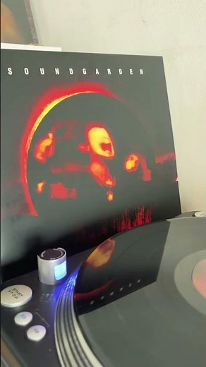 Soundgarden – "Fell On Black Days" vinyl playing - 'Superunknown' album